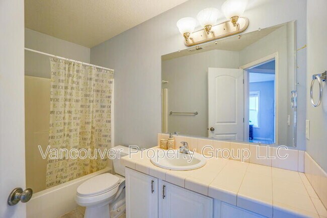 Building Photo - 4404 NE 98th Cir