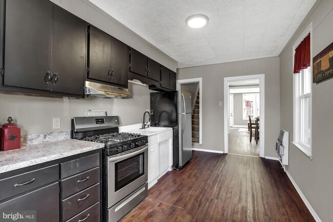 Building Photo - 3-bedroom in York City