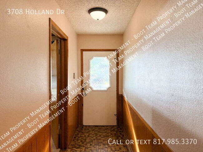 Building Photo - 3708 Holland Dr