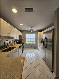 Building Photo - 500 Windsor Sq