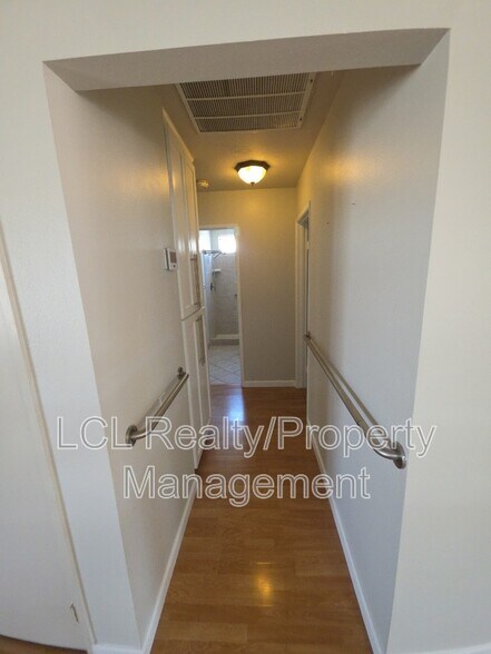 Building Photo - 27670 Boston Dr
