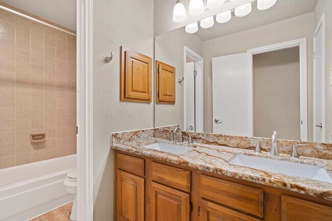 Building Photo - 2502 Planters Row