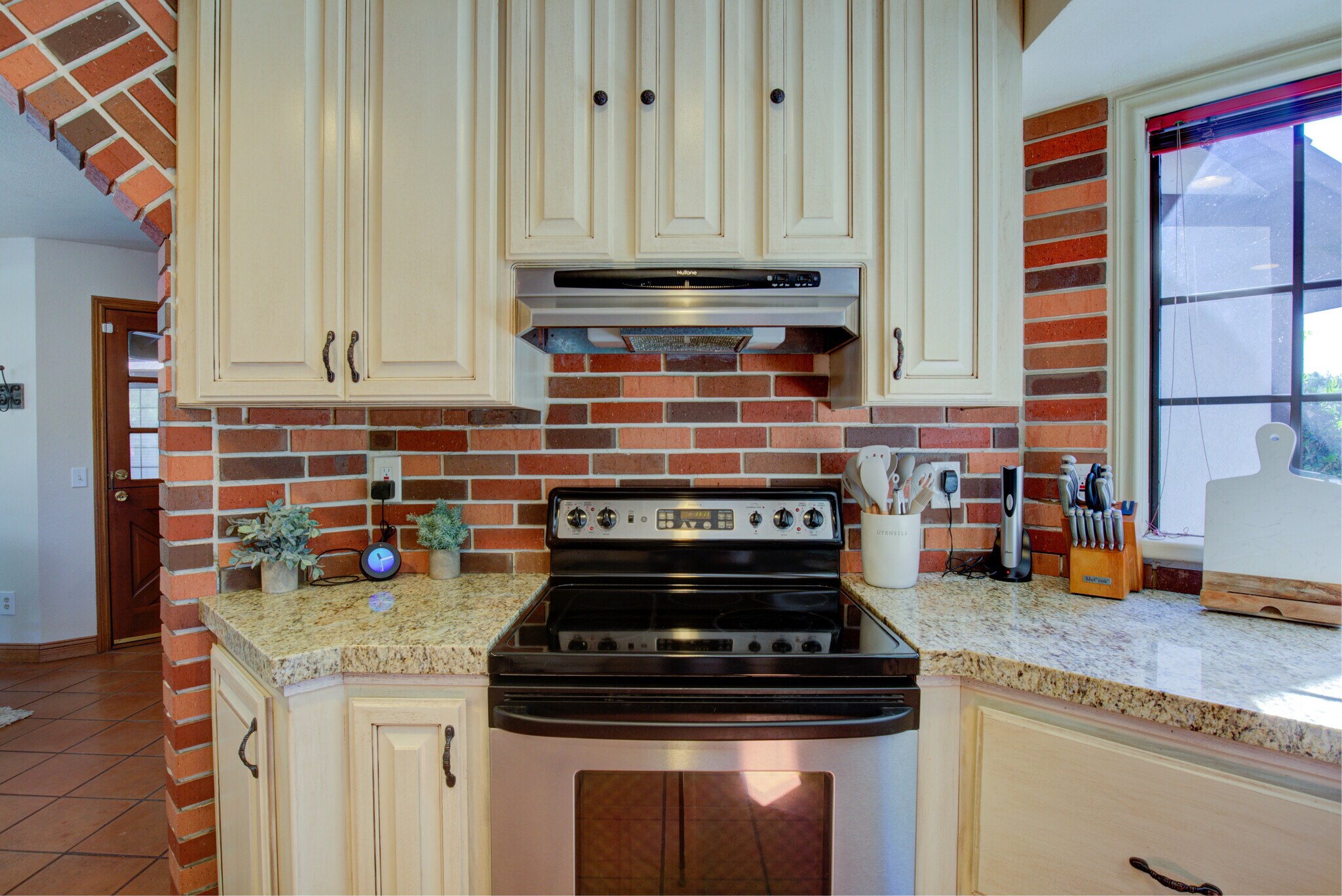 Building Photo - 33180 Vino Way