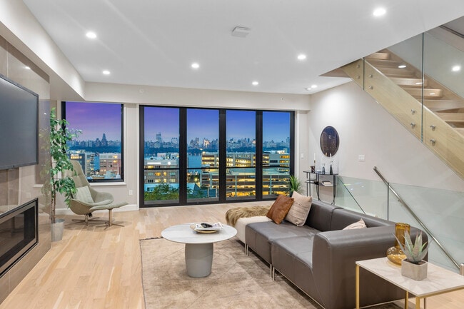 Building Photo - 8822 Churchill Rd