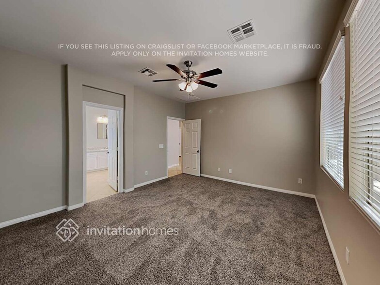 Building Photo - 9225 Longhorn Falls Ct