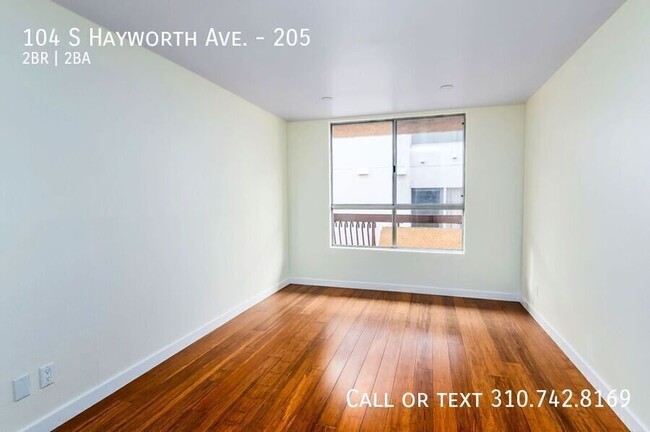 Building Photo - Spacious & Fully Remodeled Pet-Friendly 2-...