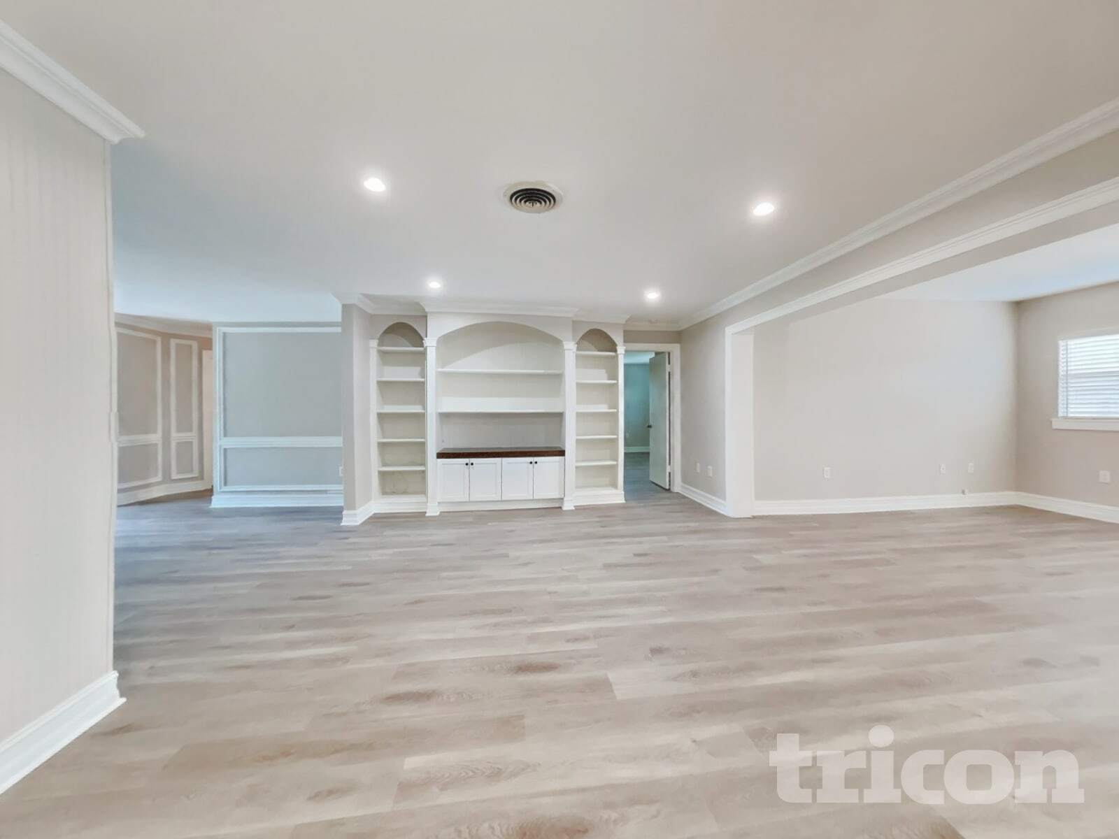 Building Photo - 331 Mendez Dr