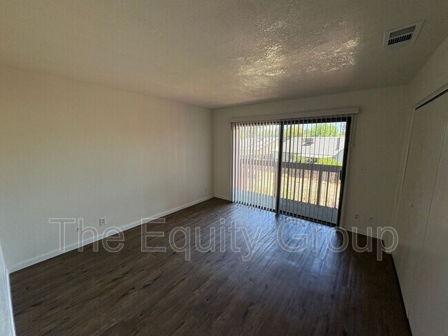 Building Photo - 212 N Crenshaw St