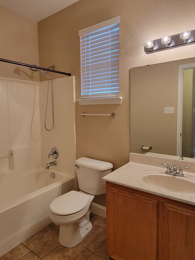 Building Photo - HUGE 4-5 BEDROOM IN HARKER HEIGHTS - OVER 2700 SQ FT