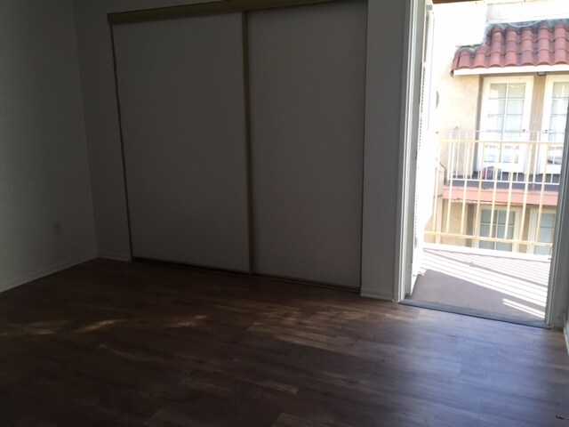 Building Photo - 1627 N Fair Oaks Ave