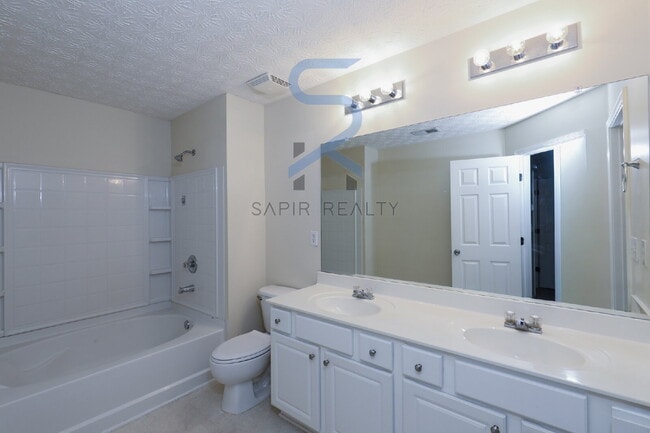 Building Photo - Move in before November 30th and get $100 ...