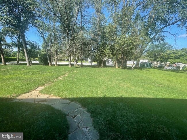 Building Photo - 209 Cross Keys Dr
