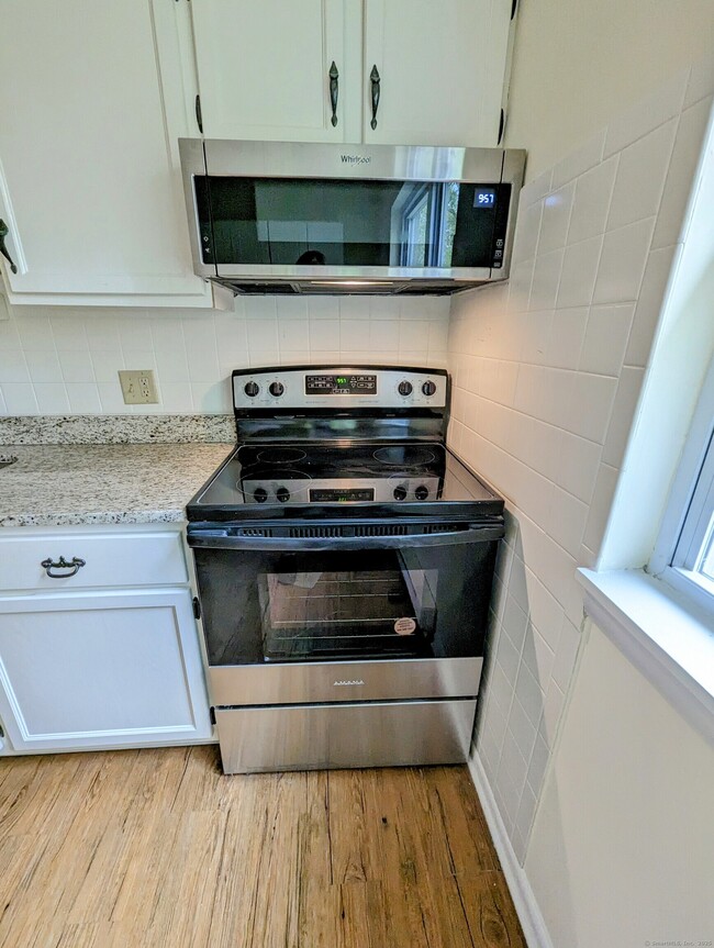 Building Photo - 101 Belair Dr