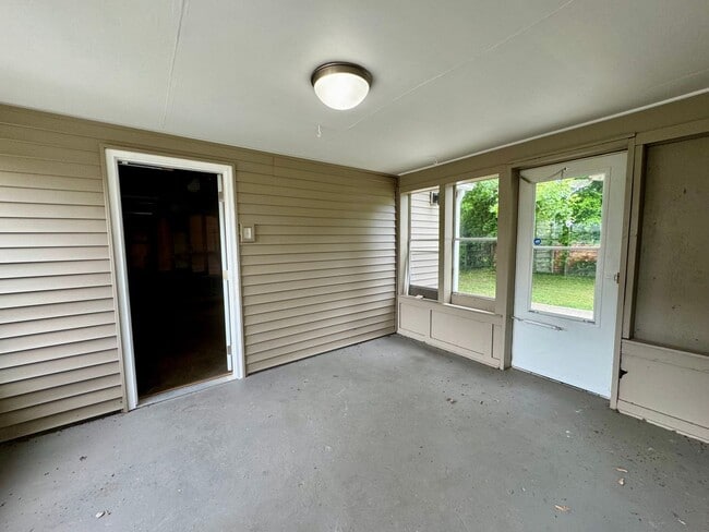 Building Photo - Updated & Move-In Ready Home for Rent – 2B...