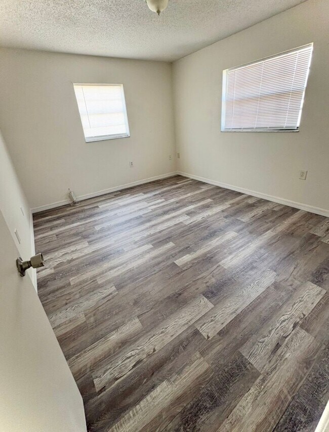 Building Photo - 8151 Hixton Dr