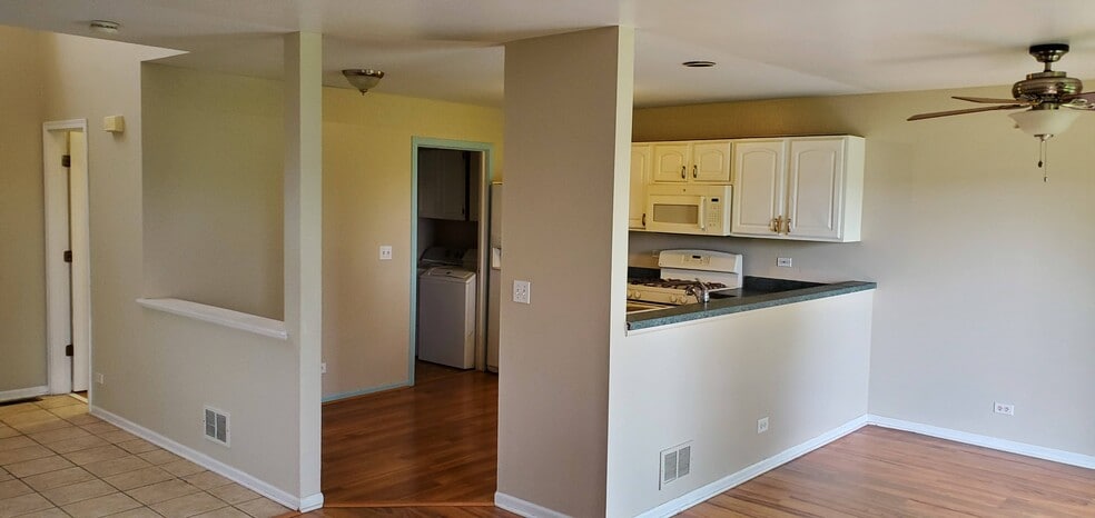 Building Photo - 1522 Meadowsedge Ln