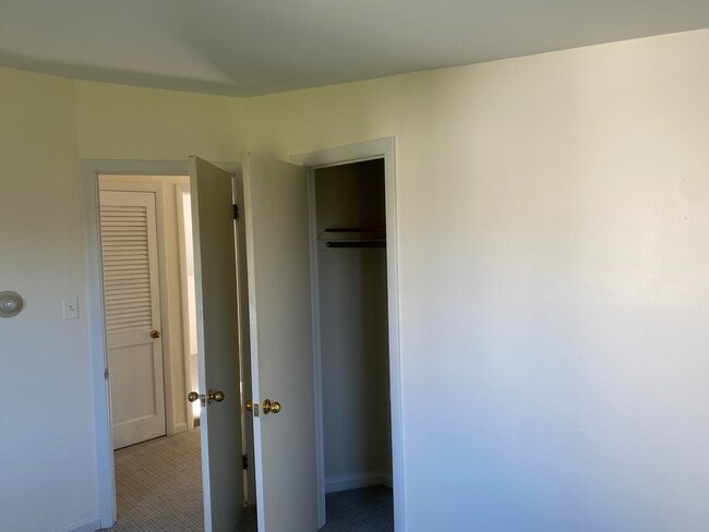 Building Photo - 266 Maple Tree Hill Rd