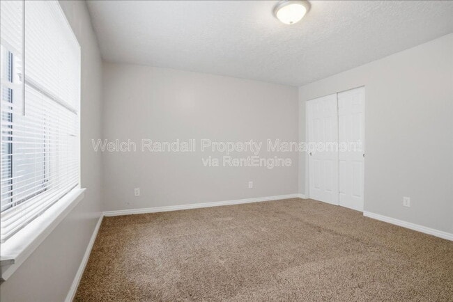 Building Photo - 9527 S Newkirk St
