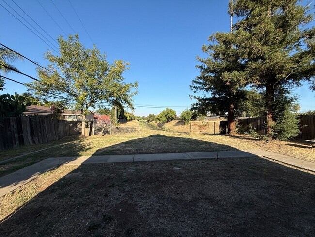 Building Photo - 4705 Candell Ct