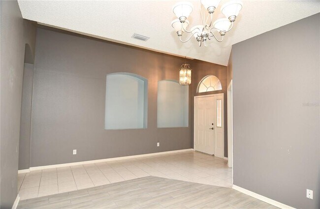 Building Photo - 27037 Palmbrook Ct