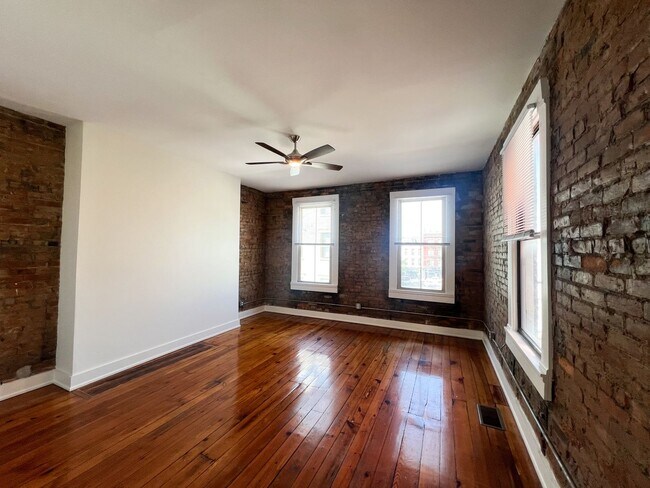 Building Photo - 1508 Moore St