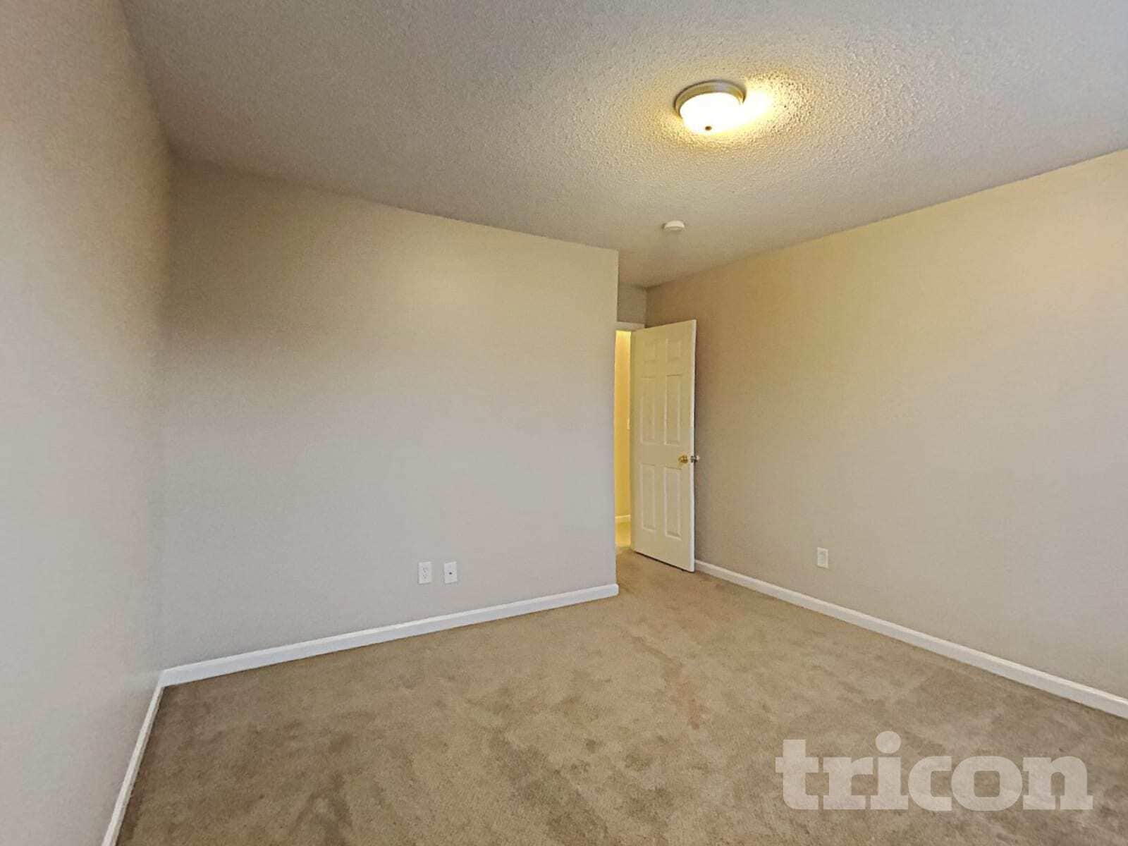 Building Photo - 314 E Waverly Pl Ct