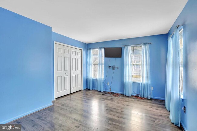 Building Photo - 156 Sweets Ave