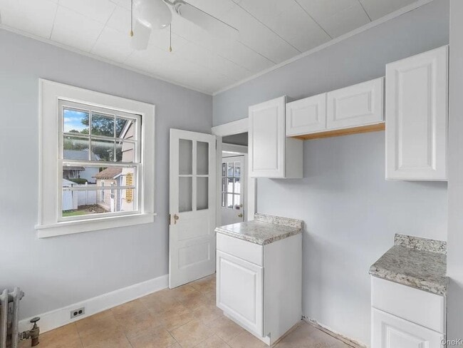 Building Photo - 16 Oak Terrace