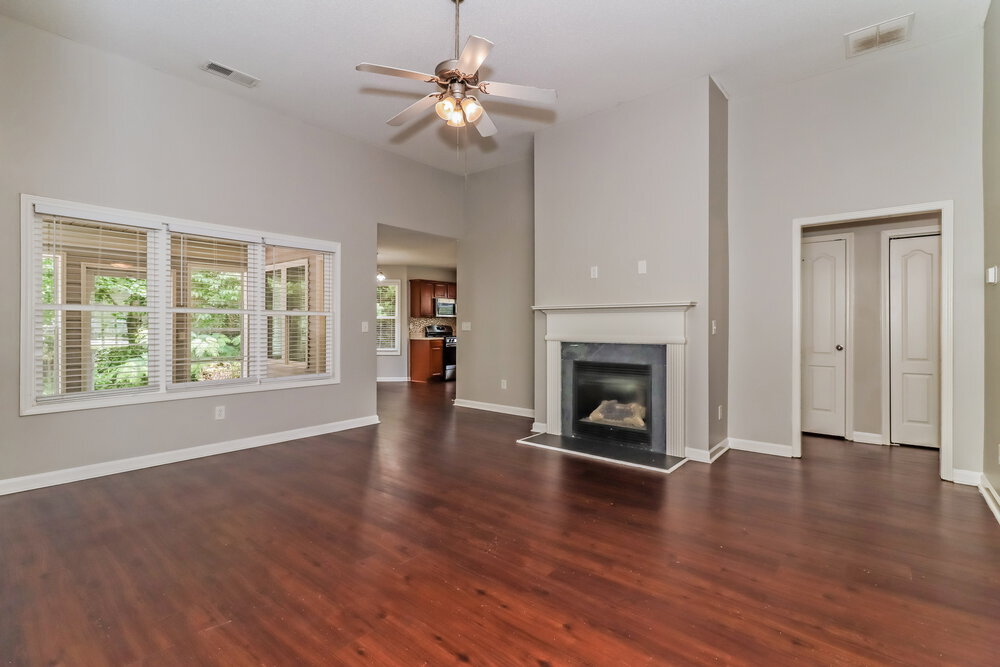Building Photo - 218 Comet Ct