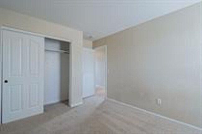 Building Photo - Limited Time: No Application Fee Required Apply for FREE — $55 Fee Waived 5 BDRM 2.5 BATHS