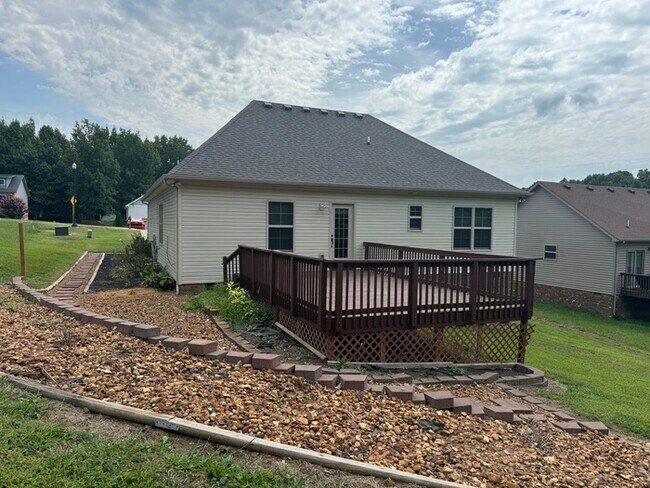 Building Photo - 164 Hillview Wy