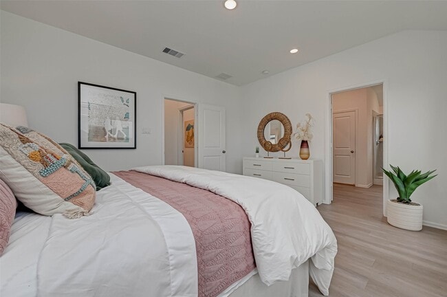 Building Photo - 21119 Bella Coral Dr