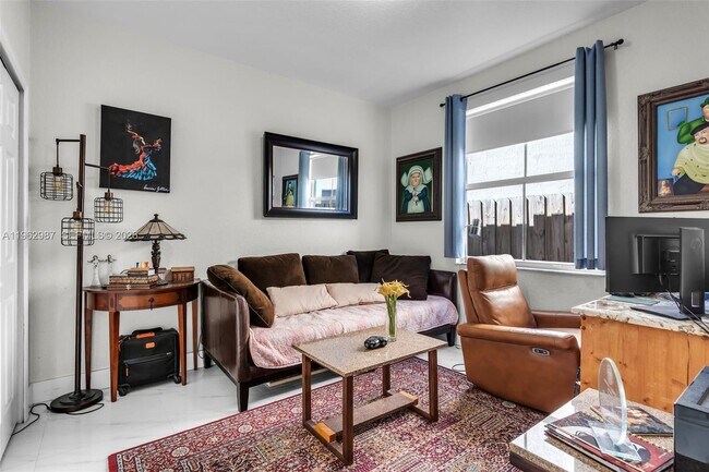 Building Photo - 16605 SW 55th Terrace