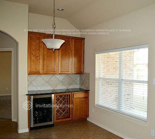 Building Photo - 1147 Clairemont Ln