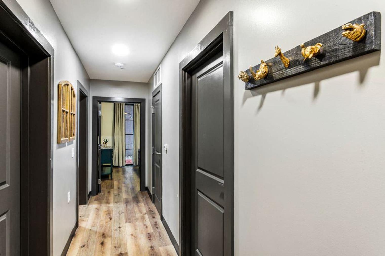 Building Photo - 611 Commerce St