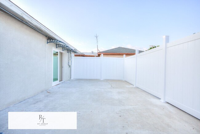Building Photo - FULLY REMODELED – Front House for Rent (Ba...