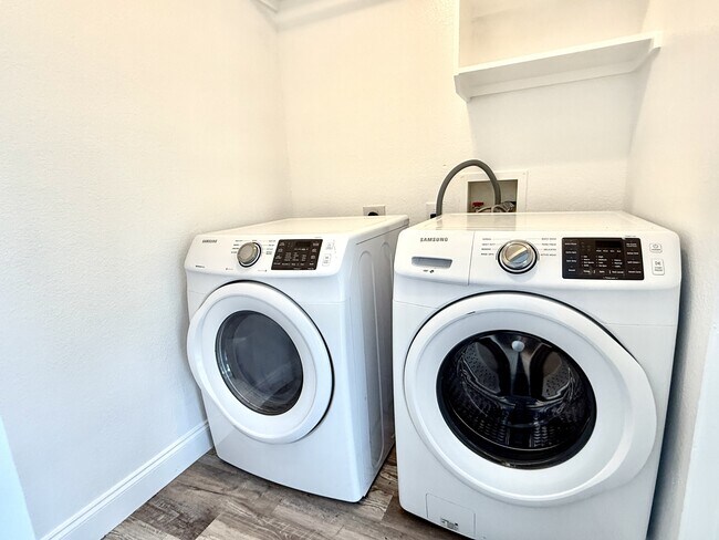 Building Photo - 529 W Metcalfe St