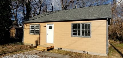 Building Photo - 2 Bedroom House