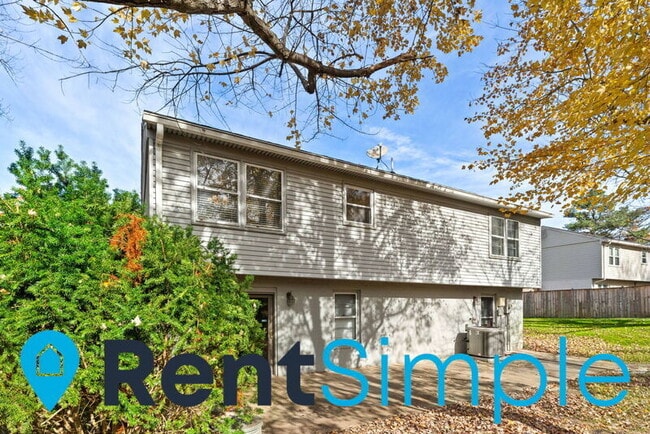 Building Photo - 12035 Stuart Ridge Dr