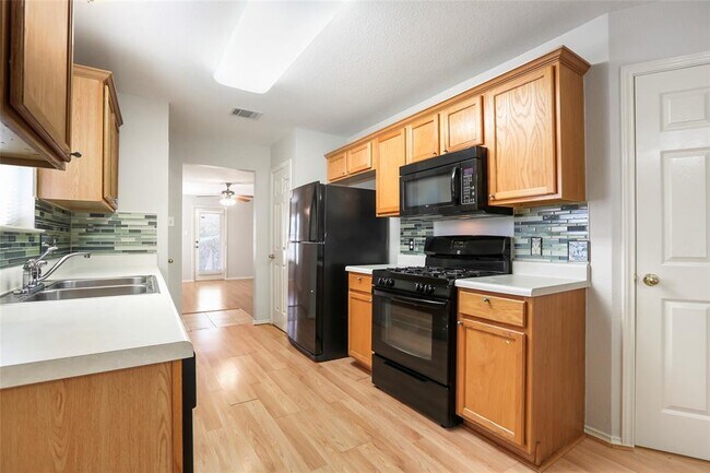 Building Photo - 15204 Drusilla's Dr