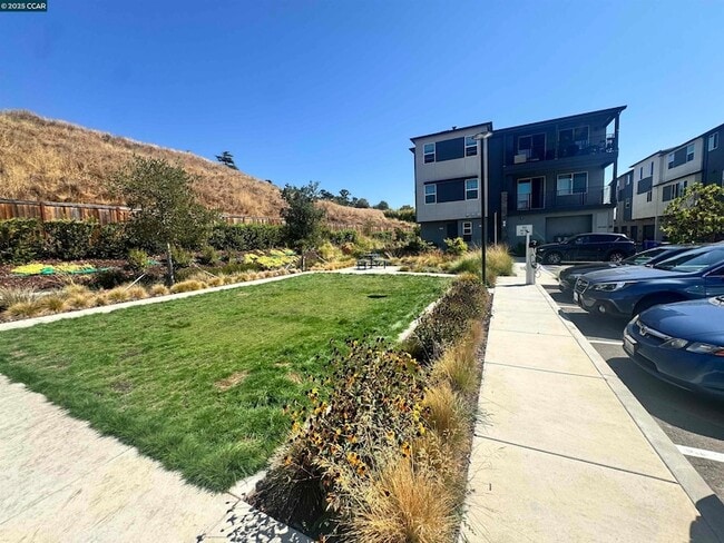 Building Photo - 725 Delve Ct