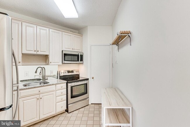 Building Photo - 955 26th St NW