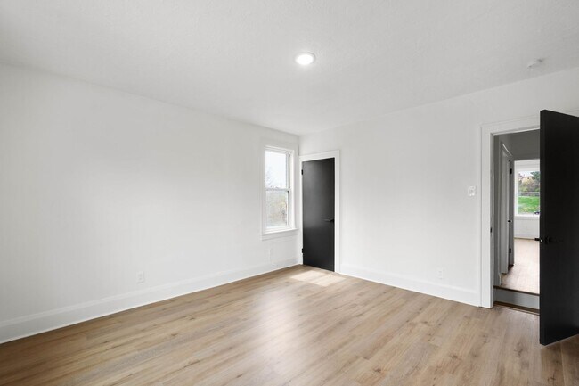 Building Photo - 1111 McNeilly Ave