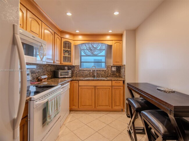 Building Photo - 137 Golden Isles Dr
