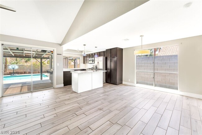 Building Photo - 1713 Barnard Dr