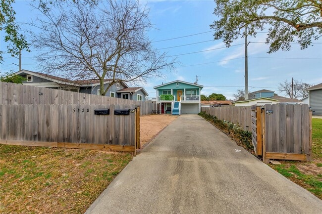 Building Photo - 5420 Avenue Q