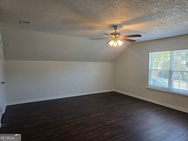 Building Photo - 434 Roberts Way