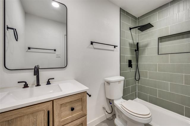 Building Photo - 1646 Jackson St