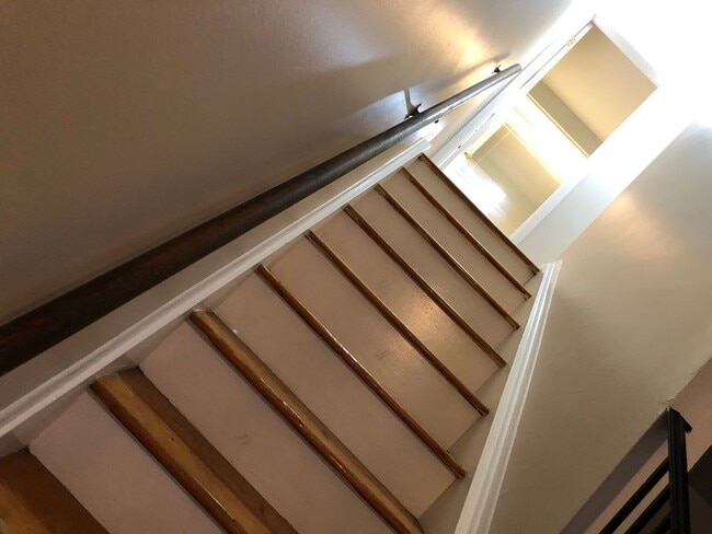 Building Photo - 8315 Karam Blvd