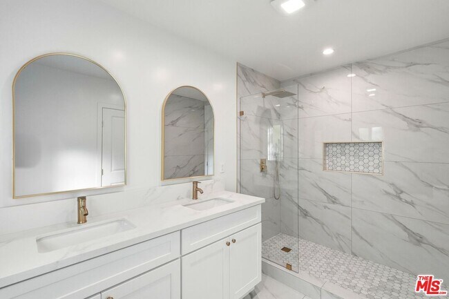 Building Photo - 12455 Milbank St